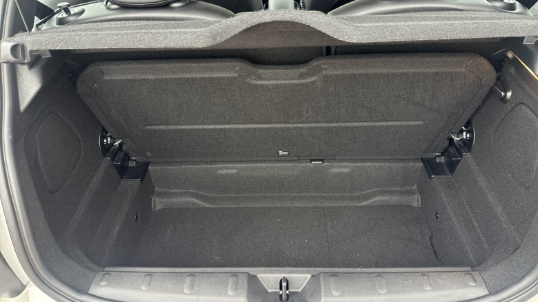 MINI Hatchback 1.5 Cooper Exclusive Premium 3dr Auto Petrol Hatchback